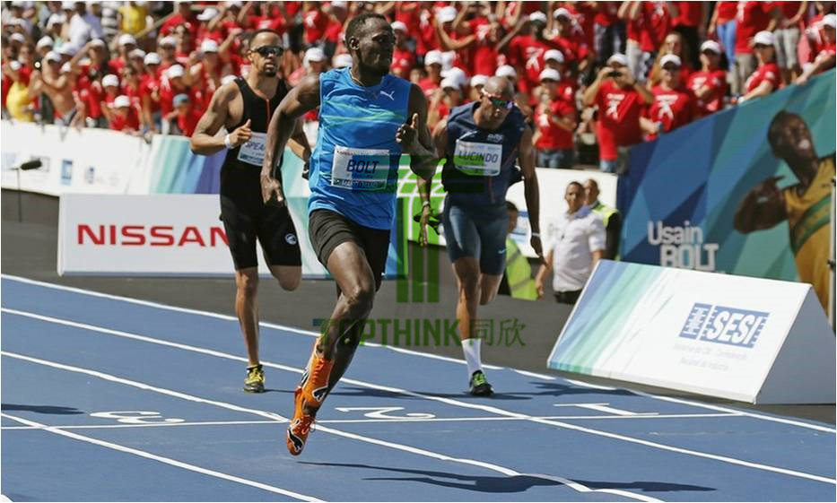 2014年巴西海滩首站，世界短跑巨星博尔特在同欣的预制型跑道首秀